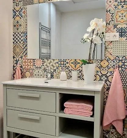公寓 Malaga Lodge Apartments *
